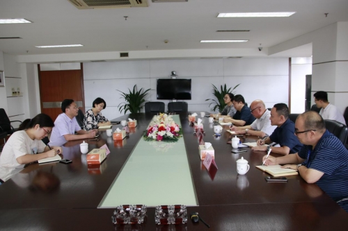 【领导关怀】市建委主任孔春浩莅临尊龙凯时ag集团开展高层次管理人才对接走访